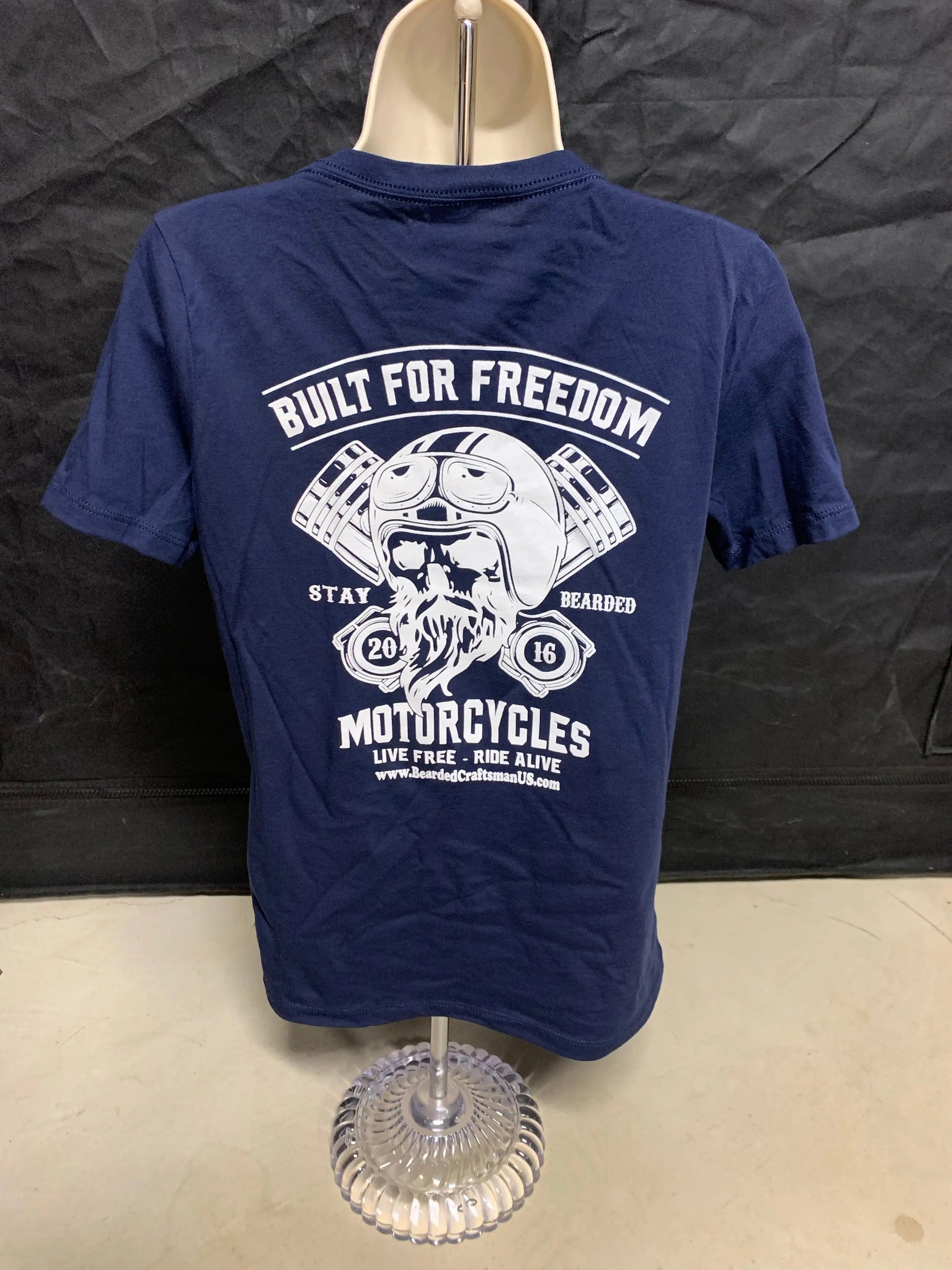 Built for Freedom Ladies V-Neck The Bearded Craftsman US